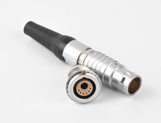 導(dǎo)致航空插頭連接頭發(fā)燙的關(guān)鍵因素